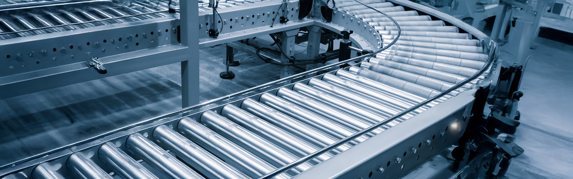 Roller Conveyor Systems in Material Handling