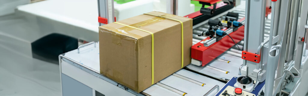 case packing machines used in automated secondary packaging for carton handling and sealing
