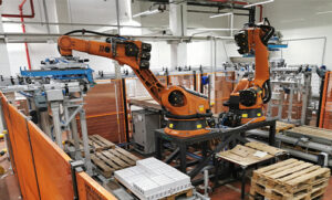 robotic palletizing systems in fmcg manufacturing handling products on automated palletizing line